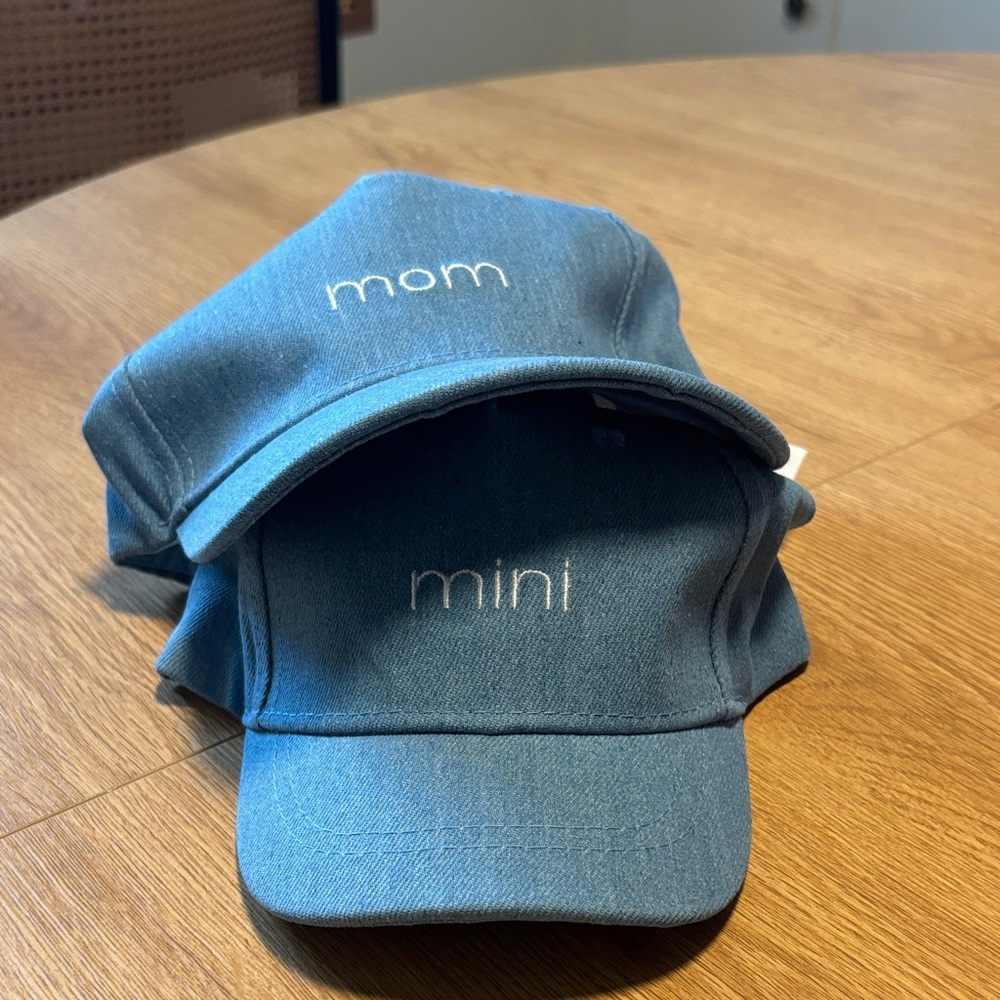 Pearhead Blue Denim Mom and Mini Hat Set